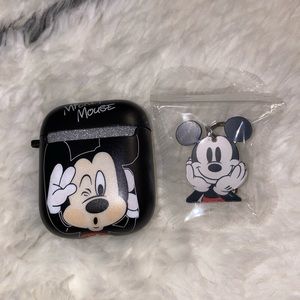 🌹- New airpod 1  2 Mickey Mouse case